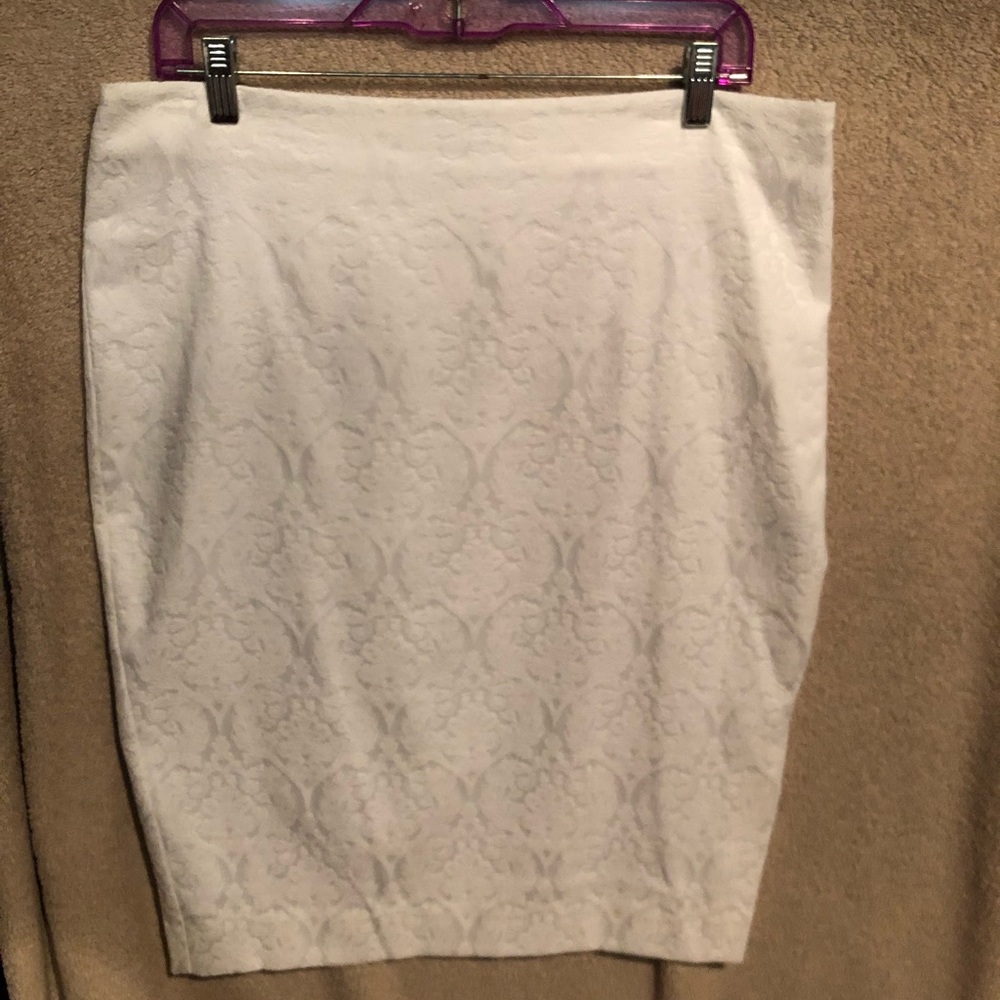 White pencil skirt